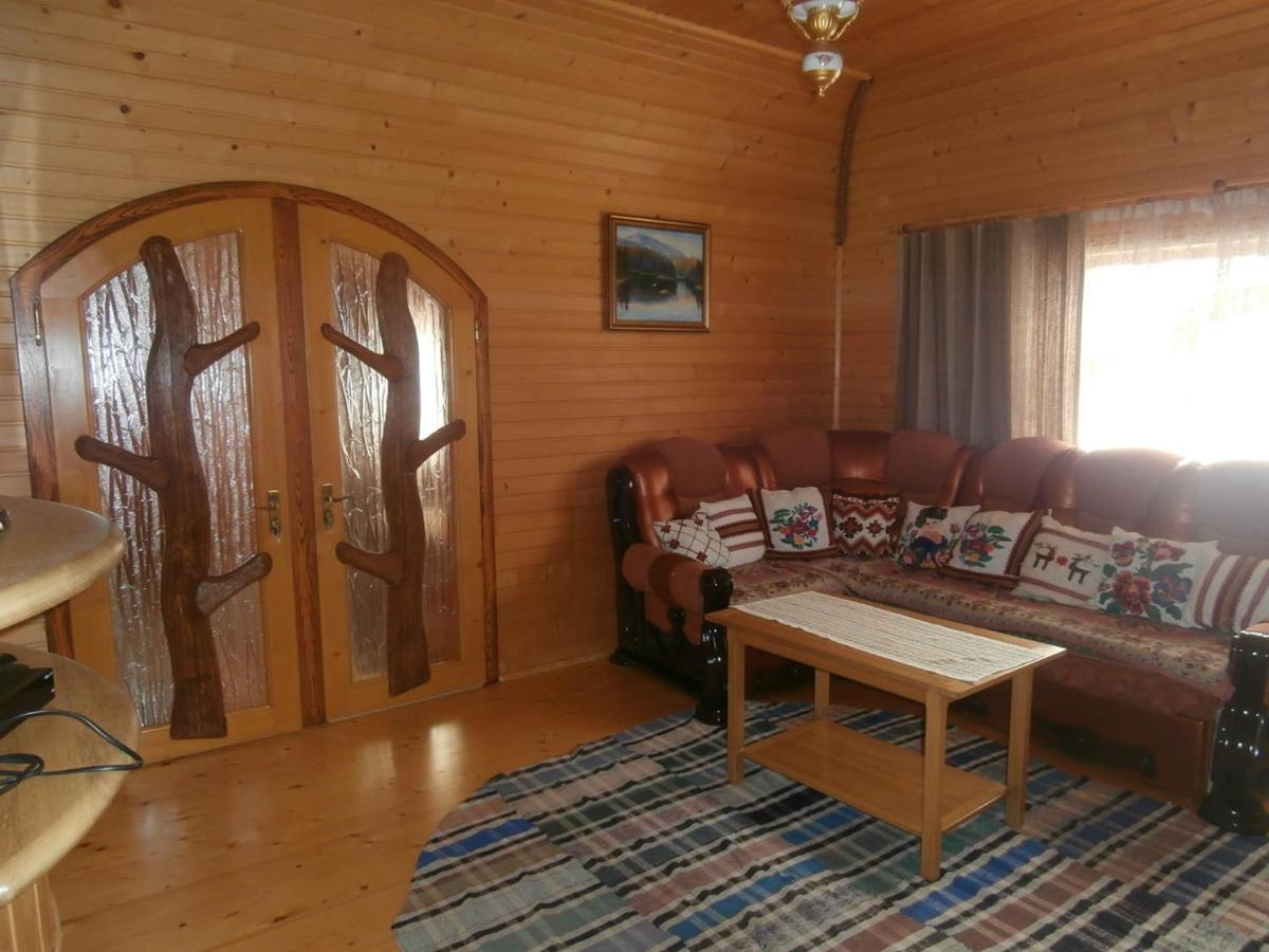Karpatskiy Domyk Izki Luaran gambar